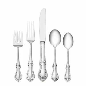 Asas de diseñador en relieve Hermoso juego de cubiertos de acero inoxidable Calidad increíble a un precio razonable - Product Image 1