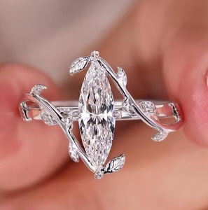 แหวนเพชรโมอิสรูปมาร์กีสีขาวแหวนหมั้นเงินสเตอริงแบบกำหนดเองที่สวยงามและเครื่องประดับเพชรอื่นๆ - Product Image 1