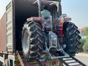 รถแทรกเตอร์มาสซีย์เฟอร์กูสัน 4x4 385 85 แรงม้า ผลิตในสหราชอาณาจักร ของแท้ มือสอง คุณภาพเยี่ยม ผลิตในสหราชอาณาจักร - Product Image 4