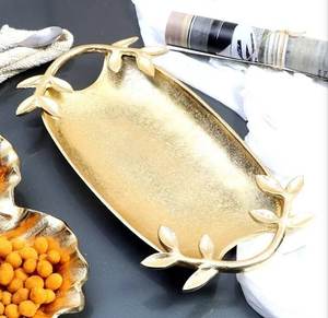 Plateau de service rond en aluminium martelé en argent avec poignées Vaisselle Plateaux de service alimentaire pour fournitures d'hôtel et de restaurant - Product Image 2