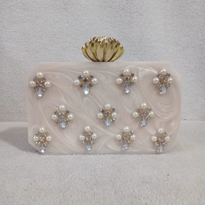 Pochette en résine faite à la main avec fleur en résine imitation perle plaqué or Vintage Butterfly Charm Bag Women's Wedding - Product Image 1