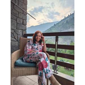 Conjunto de 2 Piezas Botanic Bae Rosa, Crepé Transpirable, Talla XS, Estilo Casual y Sexy para Club, Top sin Mangas y Falda Corta para Primavera/Verano - Product Image 4