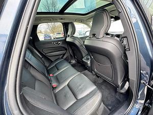 Volvo XC60 T5 AWD 2022, Tracción en las Cuatro Ruedas, Momentum Drive-E, Motor de Gasolina 2L I-4, Automático, SUV/Crossover - Product Image 5