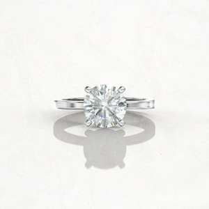 Elegante anillo de oro de 18 quilates de compromiso de moissanita redondo de 1.50Ct con ajuste clásico de 4 puntas, joyería nupcial, Fabricante Mayorista - Product Image 1