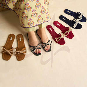 Sandales pour femmes à prix de gros, de haute qualité, antidérapantes, avec semelle extérieure en cuir véritable et doublure en velours, nouvelle arrivée pour adultes - Product Image 3