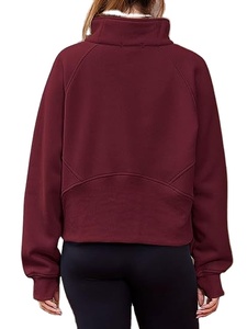 Conjunto de joggers recortados con logotipo personalizado 2024, sudaderas con capucha pesadas y pantalones de chándal para mujer, ropa larga para invierno con patrón 3D - Product Image 4