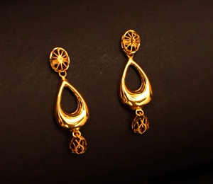 สร้อยคอจี้ทรงหยดน้ำสีทองหรูหรา น้ำหนัก 9.240 กรัม ความสง่างามบริสุทธิ์สำหรับสร้อยคอ และ 4.260 กรัมสำหรับต่างหู - Product Image 3