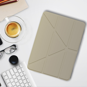 IPAD Pro 11 (2024) Étui de protection doré en cuir PU et silicone certifié FCC pour le chargement et le sommeil - Product Image 4
