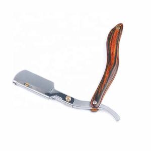 Maquinilla de afeitar plegable profesional de acero inoxidable con mango de madera Herramienta de afeitado manual para barberos y uso personal - Product Image 4