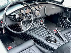 Perfectamente Limpio, 1965 Shelby Cobra, Modelo de Carreras, Transmisión Manual, Motor V8 - Product Image 4