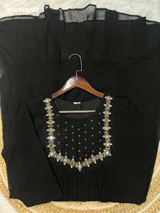 ชุดคุर्ติผ้าจอร์เจตต์ลายดอกไม้ใหม่ล่าสุด พร้อมกระจกแท้และงานฝีมือ ผู้ส่งออกแฟชั่นผู้หญิง ขายออนไลน์ในอินเดีย - Product Image 2