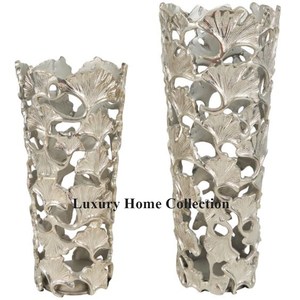 Florero de forma redonda de metal con diseño impresionante con 3 soportes para flores Color dorado brillante pulido a precio con descuento - Product Image 4