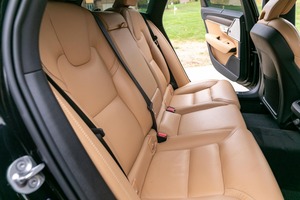 รถวอลโว่ V90 Cross Country B6 AWD ปี 2022 มือสอง สภาพดี - Product Image 2