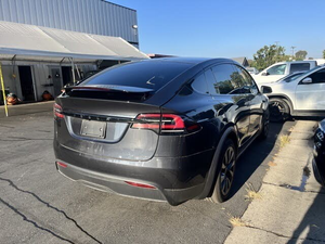 Limpieza perfecta 2024 T e s l a Modelo X AWD - Product Image 2