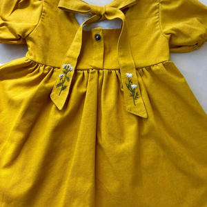 Vestido de lino suave bordado a mano para niñas, estilo informal para el primer cumpleaños de niños pequeños, OEM hecho en Vietnam - Product Image 2