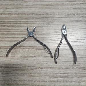 Ensemble de 2 coupe-ongles en acier inoxydable - Coupe-cuticules et éliminateur de peaux mortes de précision, outils de manucure de style classique pour les mains et les orteils - Product Image 6