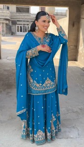 Traje Chinon Sharara bordado de nuevo diseñador con trabajo bordado de secuencia Stich completo con trabajo de bordado pesado elástico - Product Image 2