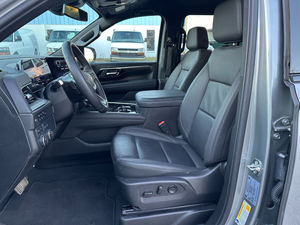 รถ SUV ปี 2025 รุ่น Suburban 271 4WD สีเทา เครื่องยนต์เบนซิน ขับเคลื่อนสี่ล้อ 355 แรงม้า เกียร์อัตโนมัติ สภาพดี ขาย - Product Image 2