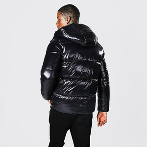 บริการ OEM ขายส่งเสื้อแจ็คเก็ตบอมเบอร์ลำลองสไตล์สตรีทสำหรับฤดูหนาว มีฮู้ดถอดได้ ผลิตตามสั่ง กันน้ำ บุด้วยผ้าโพลีเอสเตอร์ ผ้าแคนวาส ทรงสแตนด์ สำหรับผู้ชาย - Product Image 2