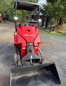 Envío Gratuito, Mini Cargadora Compacta AGT SDA 140t 15hp, Motor con Certificación CE y EPA, Mini Cargadora de Orugas a Gasolina para Todo Terreno - Product Image 6