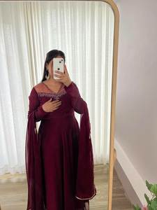 Couleur Marron Belle Fait À La Main Fantaisie Broderie Cou Conception Longueur De Plancher Magnifique Robe/Kurti Avec Dupatta St Taux Inférieur - Product Image 3