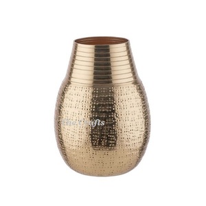 Florero de tres tamaños y formas diferentes en maceta artificial de color cobre de metal para uso en restaurante - Product Image 3