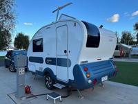 Remolque de Viaje Ligero Impermeable Tipo Lágrima 4x4 de Aluminio para Venta al por Mayor, Mini Camper de Carretera, Precio Bajo Disponible