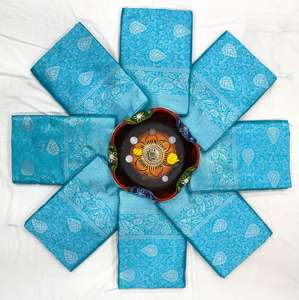 ส่าหรีผ้าไหมแจ็คการ์ดเนื้อหนาพร้อมส่าหรีขอบสีฟ้า - Product Image 2