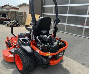 เครื่องตัดหญ้าแบบนั่งขับ Kubota Z781L สีส้ม แบบ Zero Turn ขนาด 60 นิ้ว เครื่องยนต์ดีเซลสูบเดียว สำหรับดูแลสนามหญ้า - Product Image 4
