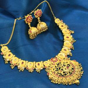 Collares de Moda al por Mayor Chapados en Oro de 14K, 18K y 24K, Collares con Diseño Floral Tradicional, Collares de Latón Chapados en Oro. - Product Image 1