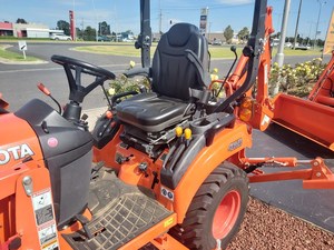 Tractor Kubota BX23S 2026 con Retroexcavadora, 4x4, Diésel, Transmisión Hidrostática, Cargador Frontal y Retroexcavadora - Product Image 5