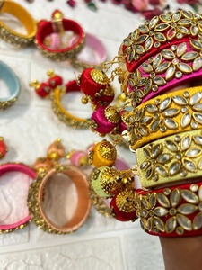 กำไลไหมเปิดได้ mehendi โปรดปรานของขวัญคืนแต่งงานของขวัญงานปาร์ตี้ dholki ของขวัญสำหรับ mehendi แจกฟรีกำไลข้อมือ kundan - Product Image 2