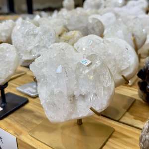 Racimo de Corazones de Cristal sobre Soporte - Product Image 3