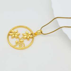 New Delicate Brass Pendant Dainty Floral Necklace Women Jewelry 18k Gold Plated Botanical Circle Charm For Wholesale/OEM/ODM - Product Image 4
