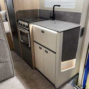 Compre una Nueva Autocaravana Familiar de Lujo 4x4, Casa Móvil de Fibra de Vidrio para Campamentos de Aventura y Viajes Todoterreno - Product Image 6