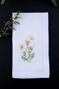 Lino natural, suave y duradero, bordado con flores de margarita para decorar mesas en fiestas de verano y reuniones alegres. - Product Image 3