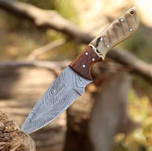 Hermoso Cuchillo de Caza de Acero de Damasco Hecho a Mano con Hoja Forjada Fija, Mango de Madera, Personalizable OEM, Grado Industrial - Product Image 4