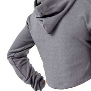 เสื้อฮู้ดครอปท็อปสำหรับผู้หญิง ฤดูหนาว แบบ OEM พร้อมซิป แขนยาว ดีไซน์เรียบ สำหรับสกรีนโลโก้ตามสั่ง - Product Image 6