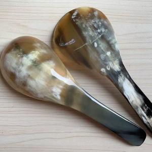 Cuchara de Cuerno de Búfalo Natural, Hecha a Mano y Pulida, Perfecta para Servir Especias, Condimentos o como Decoración de Mesa, Alta Calidad - Product Image 4