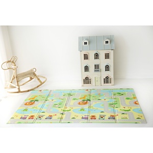 Tapis de jeu pliable double face 80x130x1cm en mousse XPE non toxique imperméable et léger avec nuages et montagnes vertes - Product Image 5