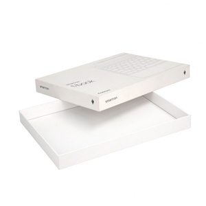 กระดาษลูกฟูกทนทานเป็นมิตรกับสิ่งแวดล้อมสำหรับอุปกรณ์อิเล็กทรอนิกส์อุปกรณ์เสริมเคลือบ UV คราฟท์เคลือบเคลือบด้านลายนูน - Product Image 1