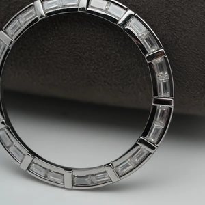 ขอบนาฬิกาข้อมือสแตนเลสสตีลทำมือสุดหรู ปรับแต่งได้ ดีไซน์เพชร ประดับด้วยหินบาแกตต์สีเขียวใส สไตล์ฮิปฮอป ให้ความรู้สึกหรูหรา - Product Image 6