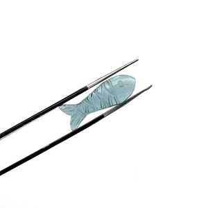 Cuentas de Piedras Preciosas de Fluorita Verde Natural en Forma de Pez Talladas a Mano de 25 MM - Product Image 2