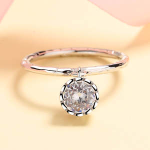 Anello in Argento Sterling con Cristallo a Goccia Martellato - Product Image 2