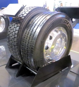 High Discount 100% New Radial Design 11R22.5 Tubeless Truck <b>Tires</b> Best 315/80R22.5 and 385/65R22.5 for Sale - Product Image 2
