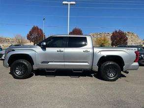 Toyota Tundra 4WD 2023 d'occasion en excellent état - Product Image 2