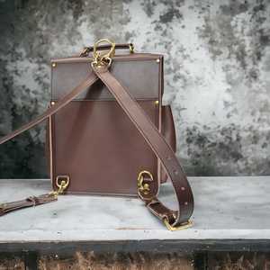 Sac à dos en cuir pleine fleur Heritage Explorer avec design classique et intérieur spacieux - Product Image 3