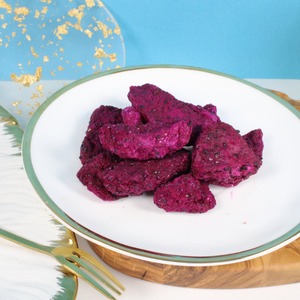 Deliciosas piezas de fruta de dragón rojo seco, aperitivos de frutas de pitaya de secado suave suministrados por los principales fabricantes de Vietnam - Product Image 2