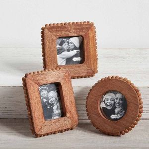 Marco de fotos de madera con bordes lisos, seguro para hogares con niños, esquinas redondeadas, construcción de madera de calidad, decoración práctica para el hogar - Product Image 1