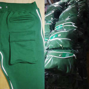 Pantalon de survêtement et pull à capuche avec poches cargo réfléchissantes personnalisées pour hommes les plus vendus survêtements en coton avec lettres brodées OEM - Product Image 6
